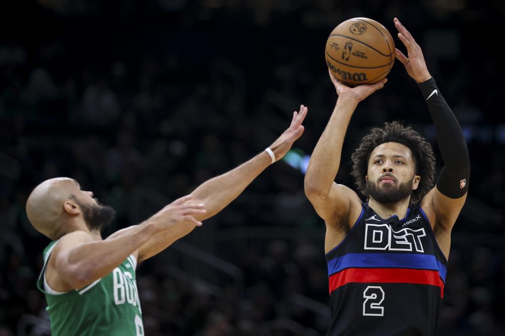 他先是凭借 他先是凭借