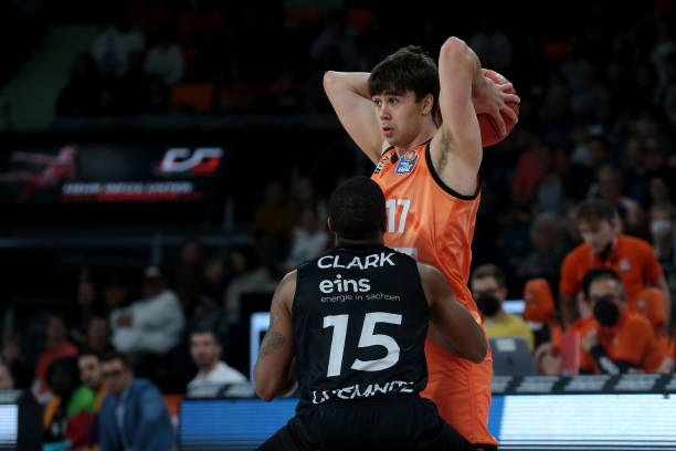 昔日的后卫 昔日的后卫